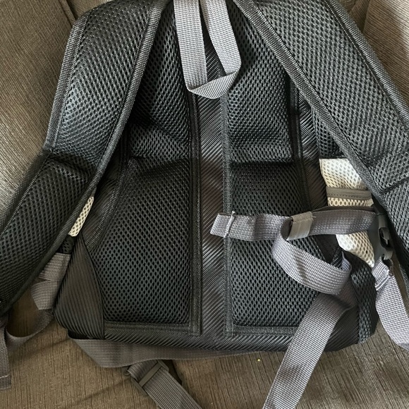 Breathable pet carrier backpack - Picture 5 of 6